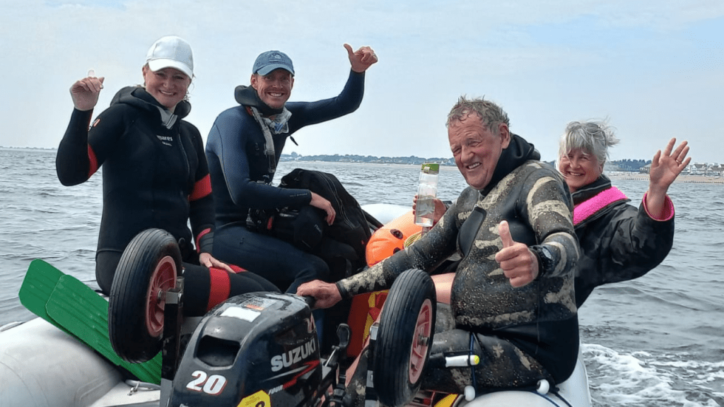 The Big Wave Team head out with Eric and Catrine for a dive in search of kelp.
Catrine Priestly left, James Blake cinematographer 2nd left, Eric Smith, Sarah Cunliffe producer/ director
